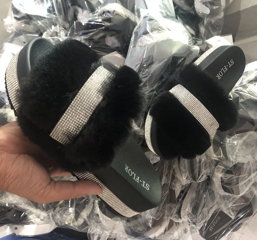 Amazon Hot Sell Platform Diamond Slides Rhinestone Plush Thick Sole Bling Slippers Outdoor Lady Fur Sandals
Amazon Hot Sell Platform Diamond Slides Rhinestone Plush Thick Sole Bling Slippers Outdoor Lady Fur Sandals