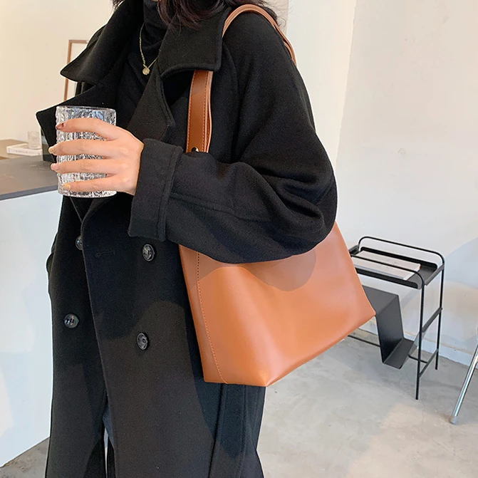 Twinsis International Soft PU Leather Shoulder Bag with Large Capacity Bucket Bag for women
Twinsis International Soft PU Leather Shoulder Bag with Large Capacity Bucket Bag for women