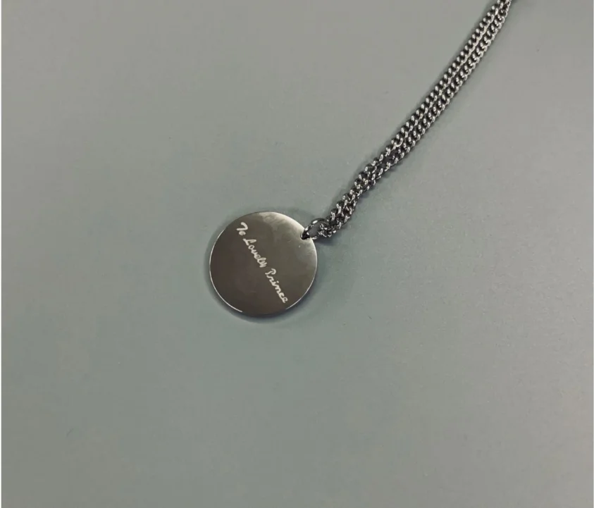Fashion simple ins style little prince titanium steel unique round chain unisex coin customized necklaces
Fashion simple ins style little prince titanium steel unique round chain unisex coin customized necklaces
