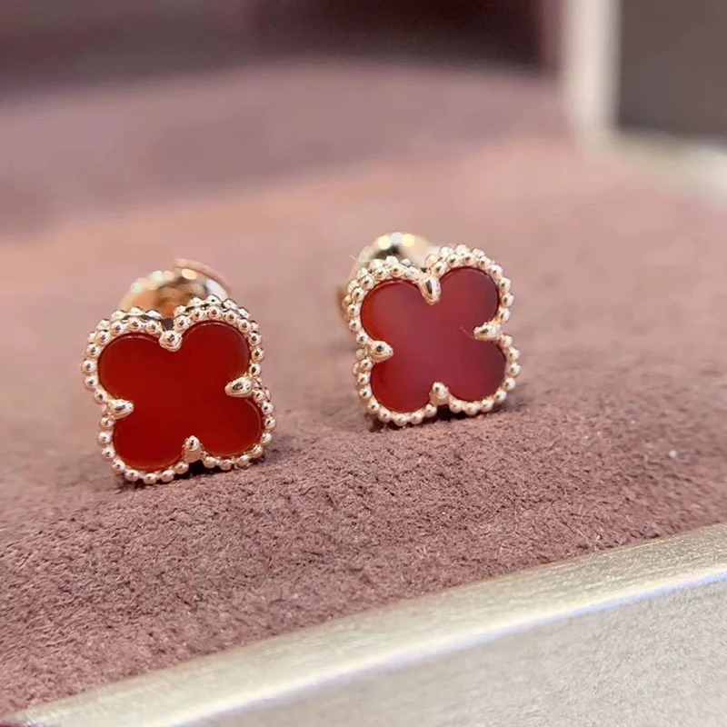 Fashion new arrival four-leaf clover earrings gold plated small clover stud earring for women
Fashion new arrival four-leaf clover earrings gold plated small clover stud earring for women