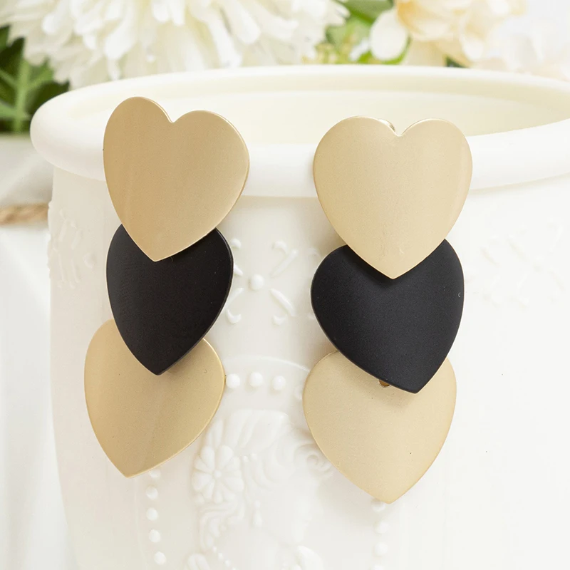 High quality gold plated chunky heart dangle earrings jewelry black geometric heart shaped earrings for women, Gold plating
High quality gold plated chunky heart dangle earrings jewelry black geometric heart shaped earrings for women, Gold plating
