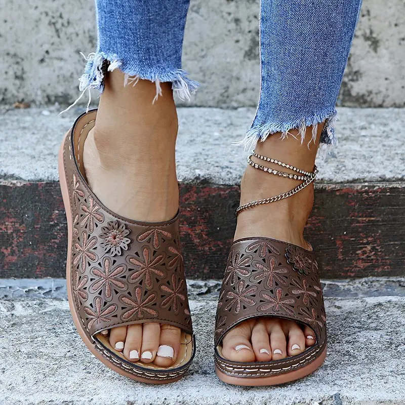 High quality ladies casual belt heel slippers middle-aged fashion hollow pattern ladies women sandals and slippers, Customized color
High quality ladies casual belt heel slippers middle-aged fashion hollow pattern ladies women sandals and slippers, Customized color