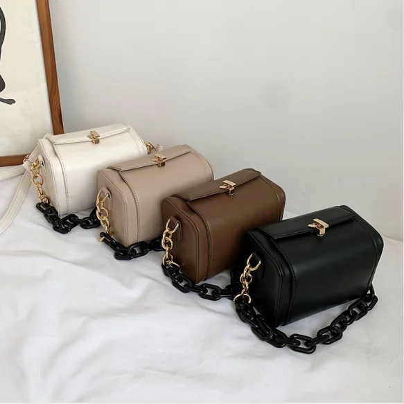 Woman 2021 winter new fashion versatile PU leather crossbody purses box small square handbags, 4 colors
Woman 2021 winter new fashion versatile PU leather crossbody purses box small square handbags, 4 colors