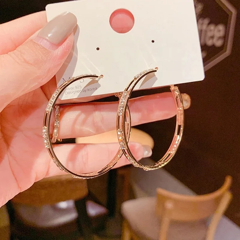 Kaimei 2021 New Gold Color Crystal Hoop Earrings for Women Rhinestone Round Circle Zircon Gold Earrings Statement Jewelry Women, Many colors fyi 
Kaimei 2021 New Gold Color Crystal Hoop Earrings for Women Rhinestone Round Circle Zircon Gold Earrings Statement Jewelry Women, Many colors fyi