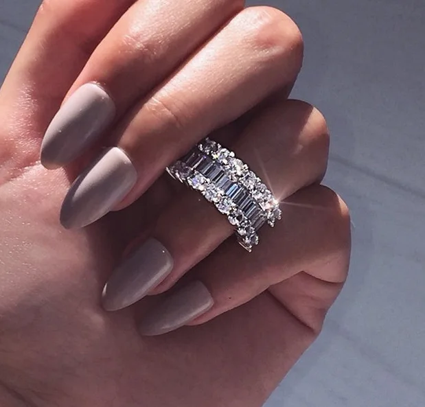 Hot Selling Women Jewelry Wedding Band Eternity Diamond Rings Shiny Cubic Zirconia 925 Sterling Silver Gold crown rings
Hot Selling Women Jewelry Wedding Band Eternity Diamond Rings Shiny Cubic Zirconia 925 Sterling Silver Gold crown rings