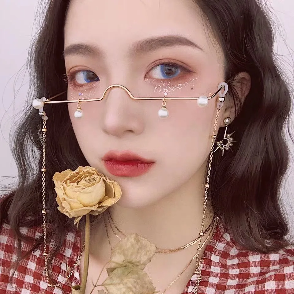 Lbashades 2021 personalized no lens metal pearl glasses Decorative frame women's fashion glasses frame
Lbashades 2021 personalized no lens metal pearl glasses Decorative frame women's fashion glasses frame