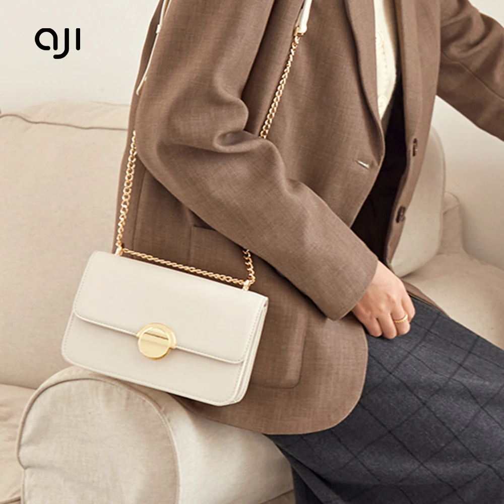 Hot Selling Casual Fashion Style Gold Chain Small Ladies Shoulder Bag, White & pink
Hot Selling Casual Fashion Style Gold Chain Small Ladies Shoulder Bag, White & pink