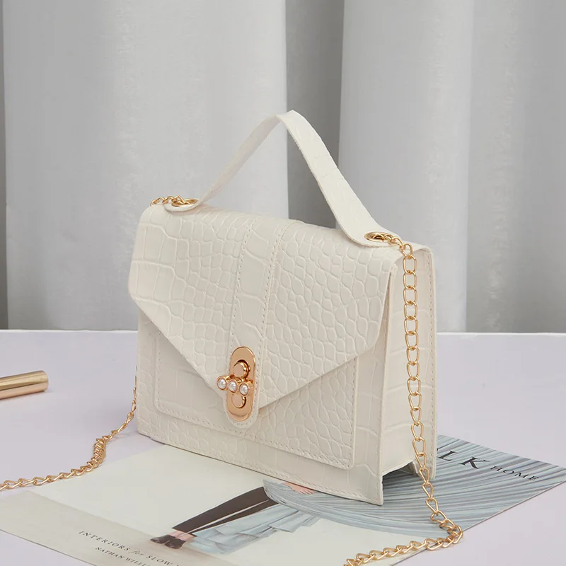 New products Crocodile pattern pearl lock chain small square bag summer hot sale handbags shoulder women ladies styles, Customizable
New products Crocodile pattern pearl lock chain small square bag summer hot sale handbags shoulder women ladies styles, Customizable