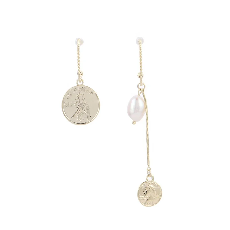 Retro metal earrings female new tidal net long Tassel pendant personality simple ear ornaments
Retro metal earrings female new tidal net long Tassel pendant personality simple ear ornaments