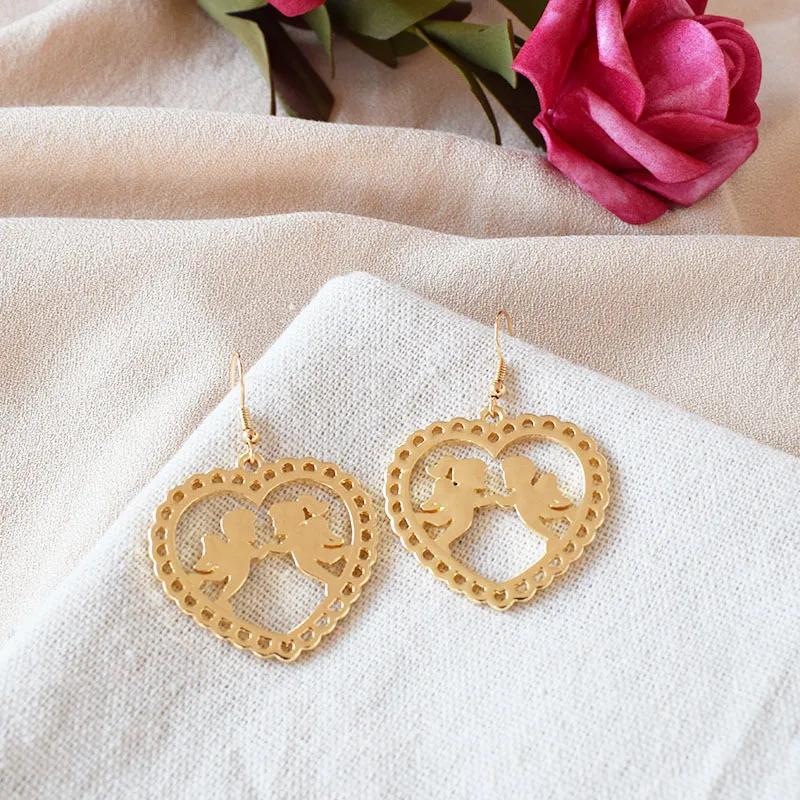 Hot sell angel heart shape dangling geometric gold hook earrings fashion geometric gold hook earrings, As picture shows
Hot sell angel heart shape dangling geometric gold hook earrings fashion geometric gold hook earrings, As picture shows