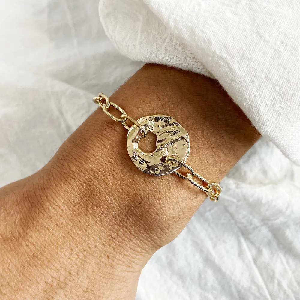Geometric hollow-out alloy bracelet creative retro personality gold metal chain bracelet (KB8250), As picture 
Geometric hollow-out alloy bracelet creative retro personality gold metal chain bracelet (KB8250), As picture