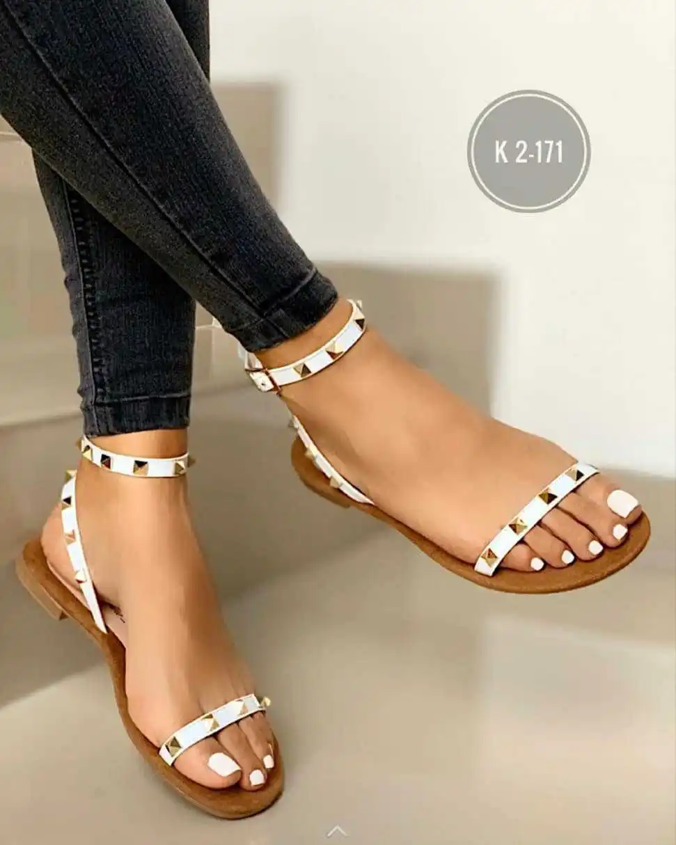 Dropshipping Ladies Sandals Strap Buckle Rivets Flat Anti-Slip Comfortable Fashion Outing Sandals
Dropshipping Ladies Sandals Strap Buckle Rivets Flat Anti-Slip Comfortable Fashion Outing Sandals