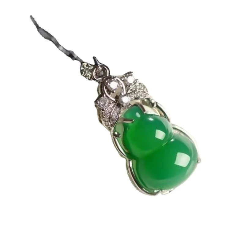 Natural Jade Jade Green White Purple Chalcedony Gourd Pendant 925 Silver Inlaid Female Clavicle Chain Crystal Jewelry
Natural Jade Jade Green White Purple Chalcedony Gourd Pendant 925 Silver Inlaid Female Clavicle Chain Crystal Jewelry