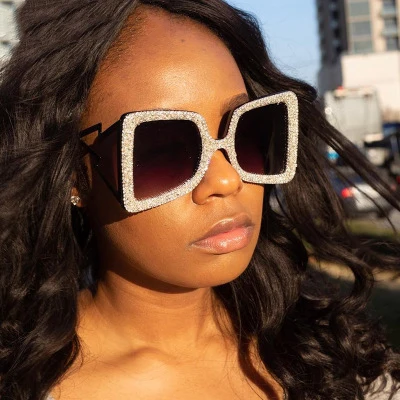 Luxury diamond-studded powder hot style oversized square sun glasses exquisite shiny crushed stone lightnin sunglasses
Luxury diamond-studded powder hot style oversized square sun glasses exquisite shiny crushed stone lightnin sunglasses