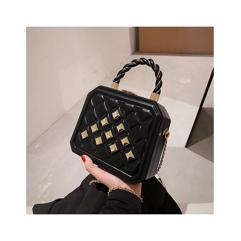 Lattice Square Tote bag Fashion New High-quality Twist Handle Women's Designer Plaid Handbag Rivet Shoulder Messenger Bag Purses
Lattice Square Tote bag Fashion New High-quality Twist Handle Women's Designer Plaid Handbag Rivet Shoulder Messenger Bag Purses