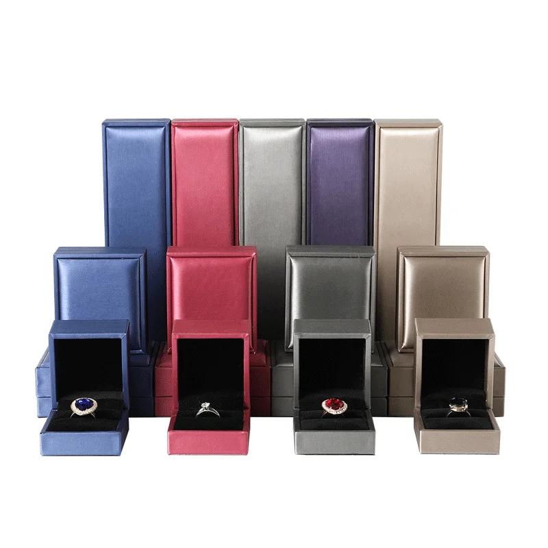 Wholesale Jewelry Box Set Fashionable And Exquisite Pu Jewelry Box For Ring Pendant Bracelet Necklace
Wholesale Jewelry Box Set Fashionable And Exquisite Pu Jewelry Box For Ring Pendant Bracelet Necklace