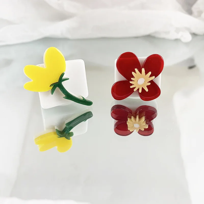 OUYE Hot-selling White Colorful Flower Acrylic Ring 2021 New Sweet Resin Ring Girl Jewelry Wholesale
OUYE Hot-selling White Colorful Flower Acrylic Ring 2021 New Sweet Resin Ring Girl Jewelry Wholesale