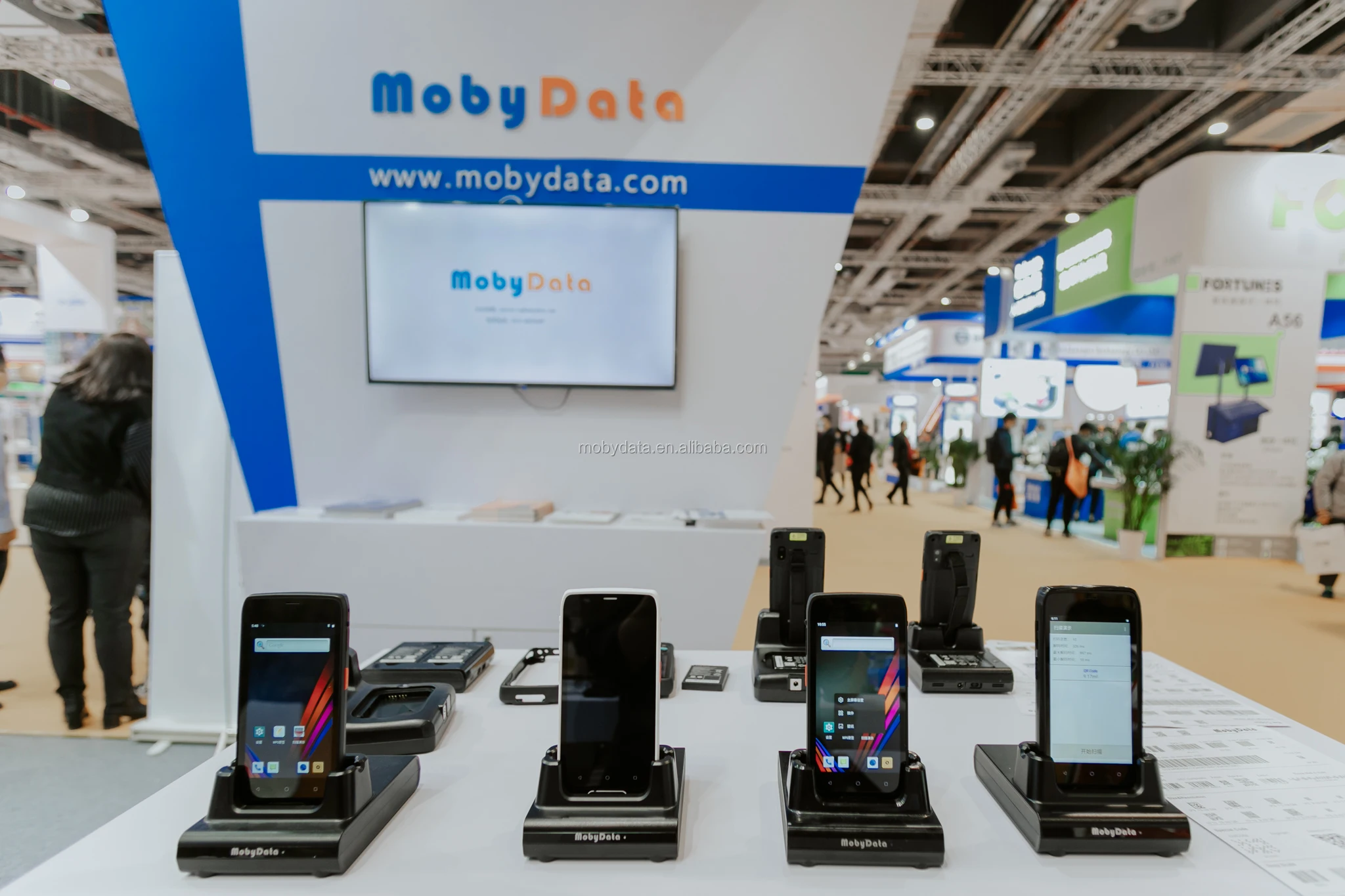 6.19英寸MobyData Android 9手持便携式全触摸数据收集器PDA