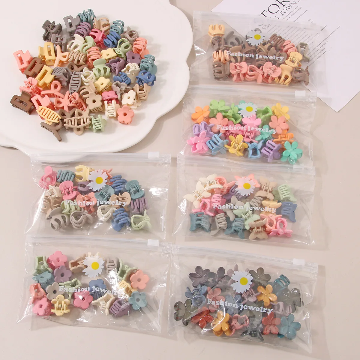 20pcs Bag Children Kids Flower Bow Crown Love Cute Mini Hair Claw Clips Girls Colorful Plastic Hair Clips Decoration Accessories
20pcs Bag Children Kids Flower Bow Crown Love Cute Mini Hair Claw Clips Girls Colorful Plastic Hair Clips Decoration Accessories