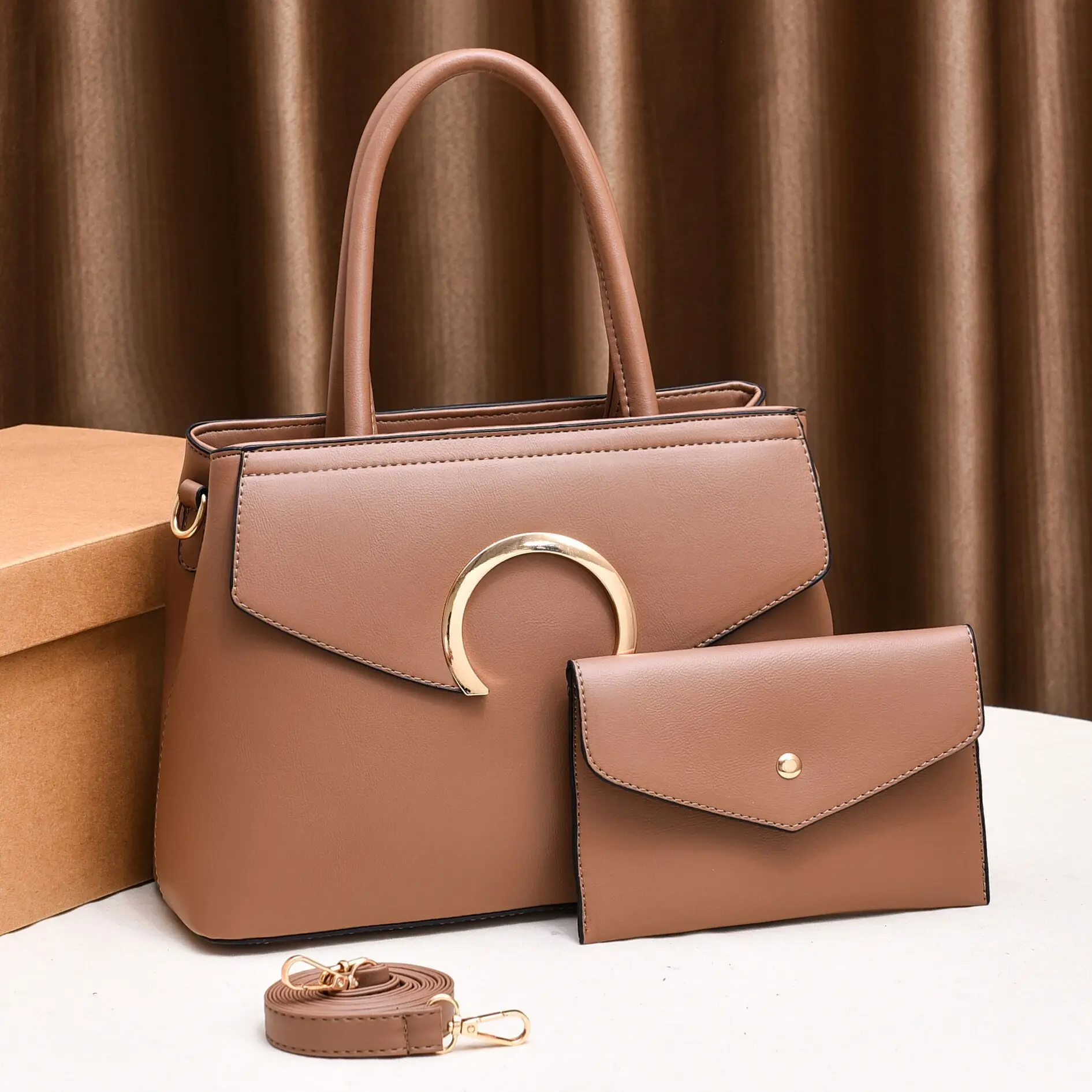 OEM Factory 2024 New Colored Large Capacity Mother and Child Bag Single Shoulder Crossbody Air Texture Women's Bag
OEM Factory 2024 New Colored Large Capacity Mother and Child Bag Single Shoulder Crossbody Air Texture Women's Bag