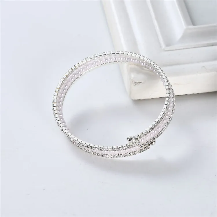 Multilayer rhinestone bracelet design fashion personality inlaid pearl rhinestone hollow quality open bracelet, Silver,gold or custom
Multilayer rhinestone bracelet design fashion personality inlaid pearl rhinestone hollow quality open bracelet, Silver,gold or custom