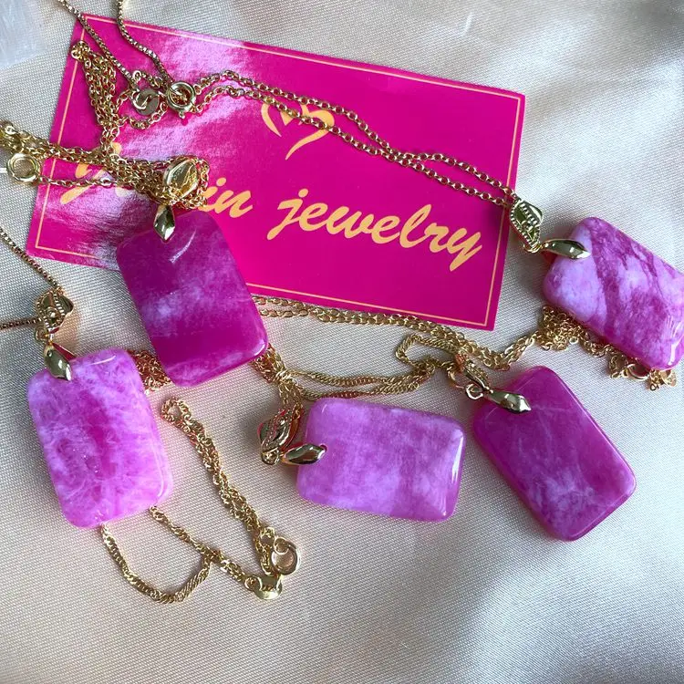 New Arrival Pink Agate Stone Natural Rectangle Shape Jade Pendant Charm Women Jade Necklace Jewelry
New Arrival Pink Agate Stone Natural Rectangle Shape Jade Pendant Charm Women Jade Necklace Jewelry