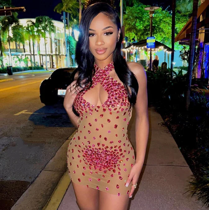 2022 fashion new club party wear mini dress summer women sleeveless halter backless mesh rhinestones sexy slim dress
2022 fashion new club party wear mini dress summer women sleeveless halter backless mesh rhinestones sexy slim dress