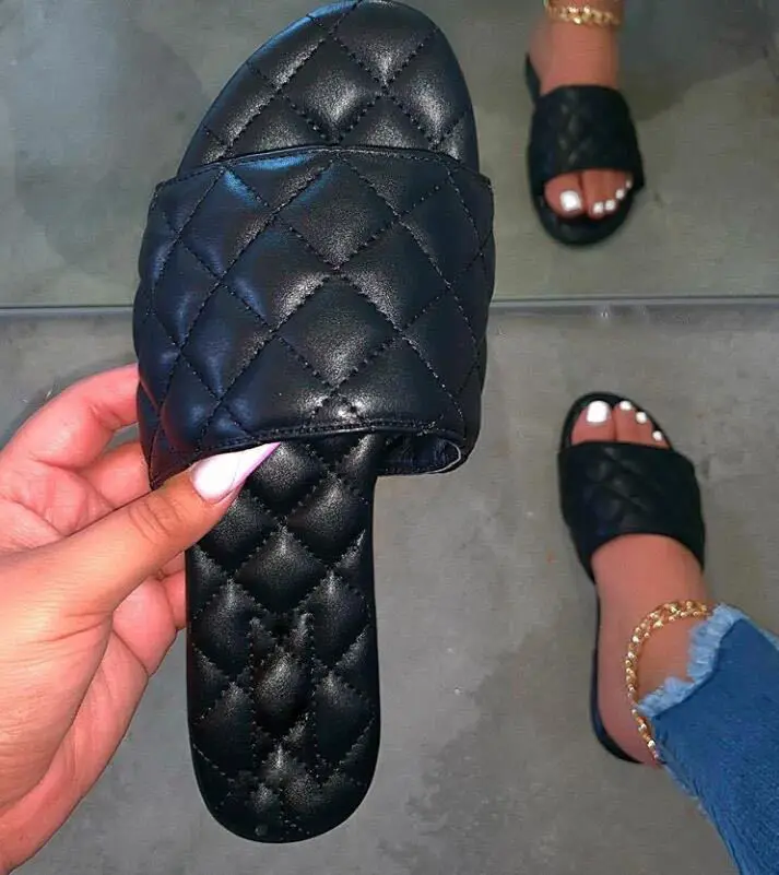 Fashion European and American small fragrance wind shoes canvas sandals solid color non-slip slippers outdoor walking slippers
Fashion European and American small fragrance wind shoes canvas sandals solid color non-slip slippers outdoor walking slippers