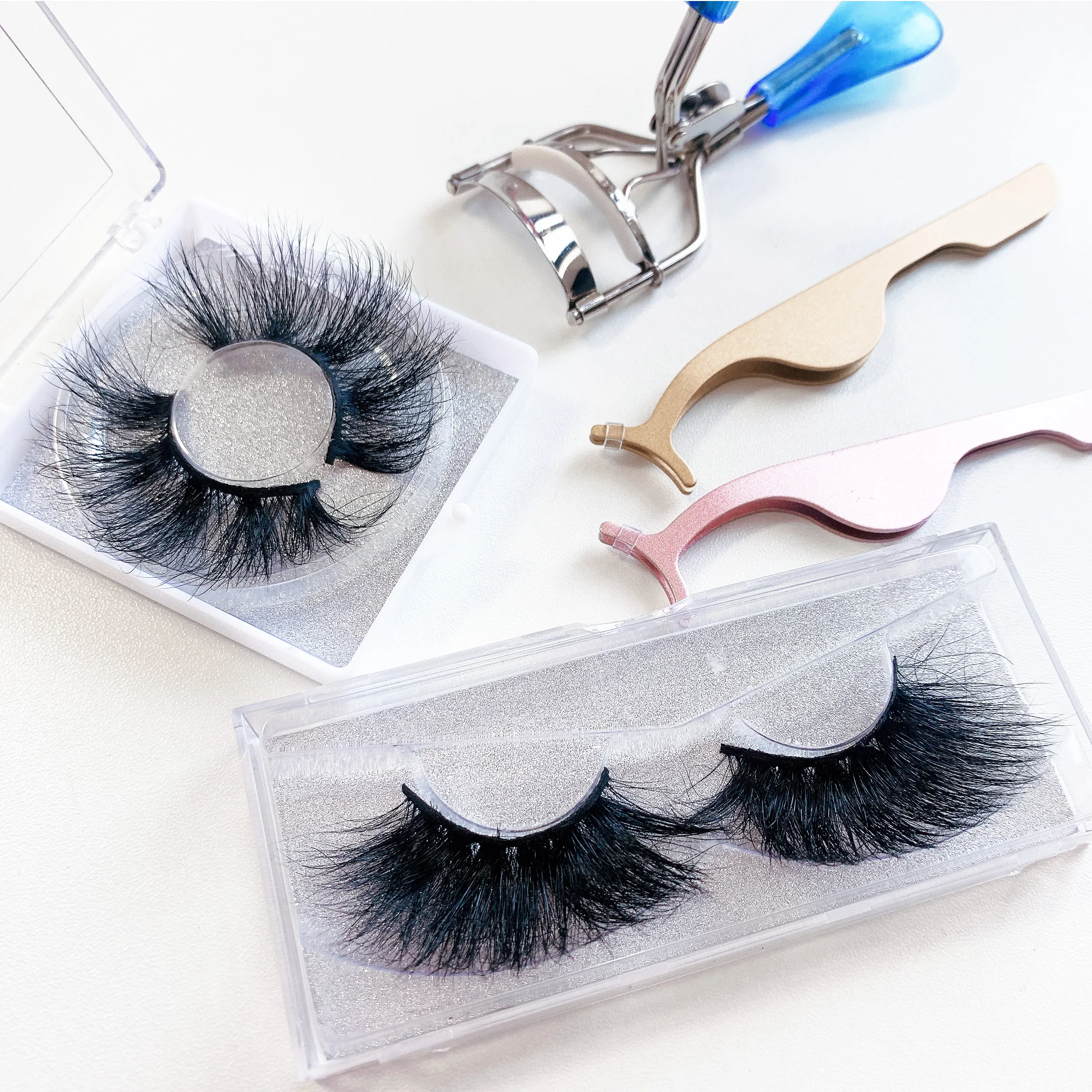 2021 New arrival eyelash vendor customized boxes18mm faux mink eyelashes fluffy lashes, Black color
2021 New arrival eyelash vendor customized boxes18mm faux mink eyelashes fluffy lashes, Black color