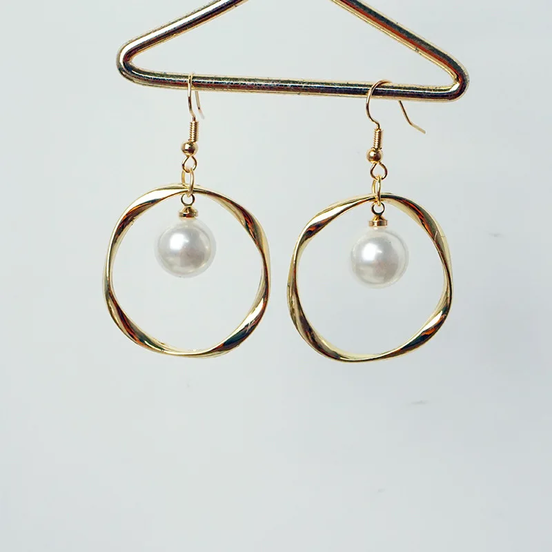 OUYE Sequined Metal Pearl Hollow Circle Earrings Jewelry For Girl Geometric Double-layer Trend PU Leather Earrings, Golden/silver
OUYE Sequined Metal Pearl Hollow Circle Earrings Jewelry For Girl Geometric Double-layer Trend PU Leather Earrings, Golden/silver