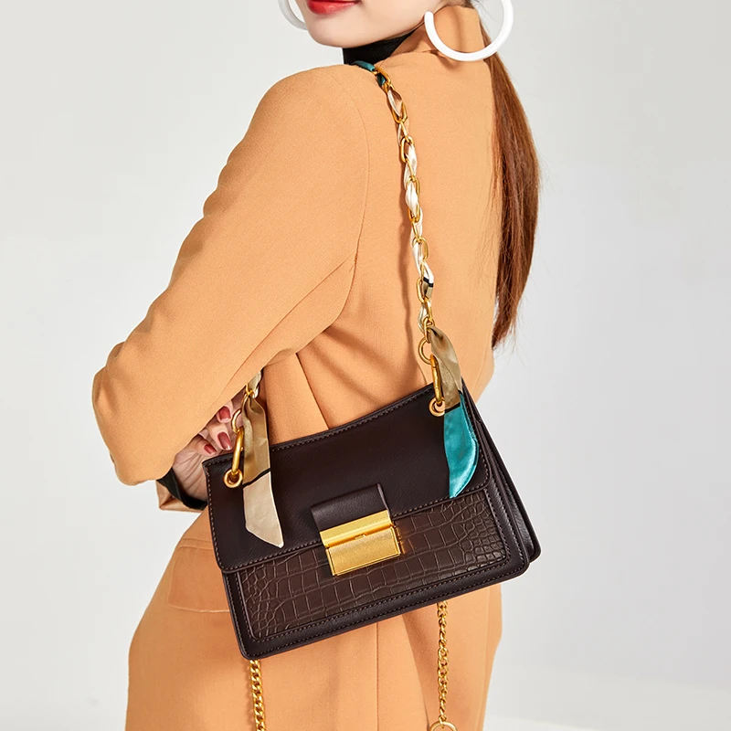 Genuine leather designer sling bags new ladies hand bag unique flower handbags for women luxury custom logo
Genuine leather designer sling bags new ladies hand bag unique flower handbags for women luxury custom logo