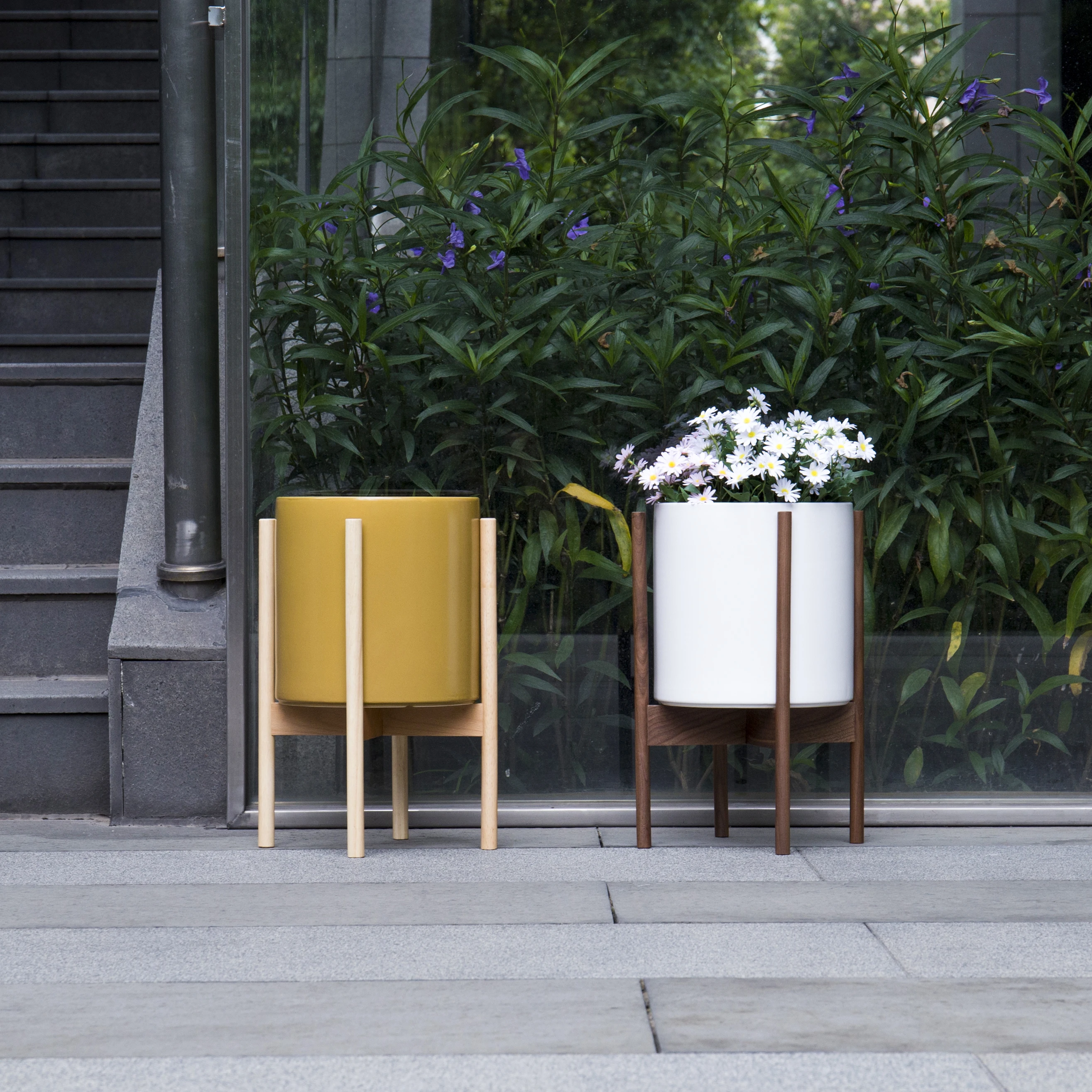 JoyLiving Hot Sale Wholesale Planter Ceramic Pots Outdoor Plant Nordic Flower Pots and wood stand, White
JoyLiving Hot Sale Wholesale Planter Ceramic Pots Outdoor Plant Nordic Flower Pots and wood stand, White
