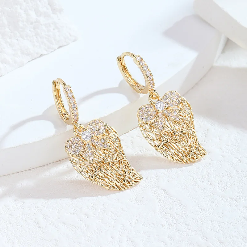 Personalized Bling Bling Cubic Zircon Bowknot Hoop Earrings 18k Gold Plated Crystal Rhinestone Angel Wings Earrings
Personalized Bling Bling Cubic Zircon Bowknot Hoop Earrings 18k Gold Plated Crystal Rhinestone Angel Wings Earrings