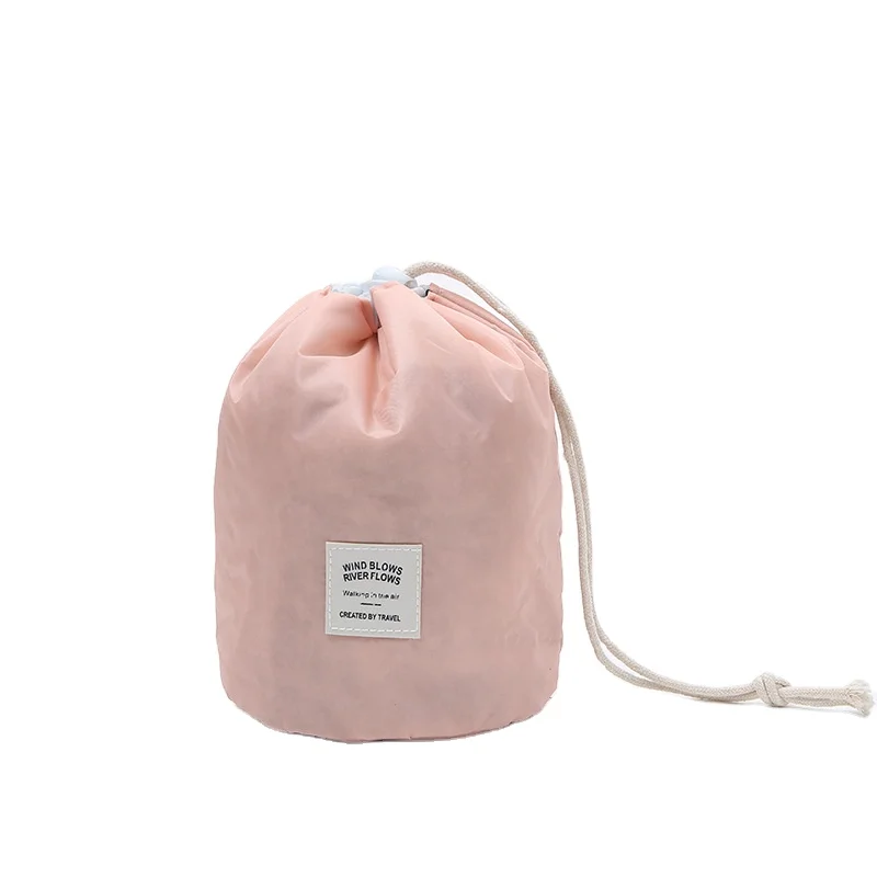 Cosmetic Bags Lazy Round Bottom Drawstring Wash Bag Fashion OEM Printing Letter Makeup Storage Bag for Travel
Cosmetic Bags Lazy Round Bottom Drawstring Wash Bag Fashion OEM Printing Letter Makeup Storage Bag for Travel