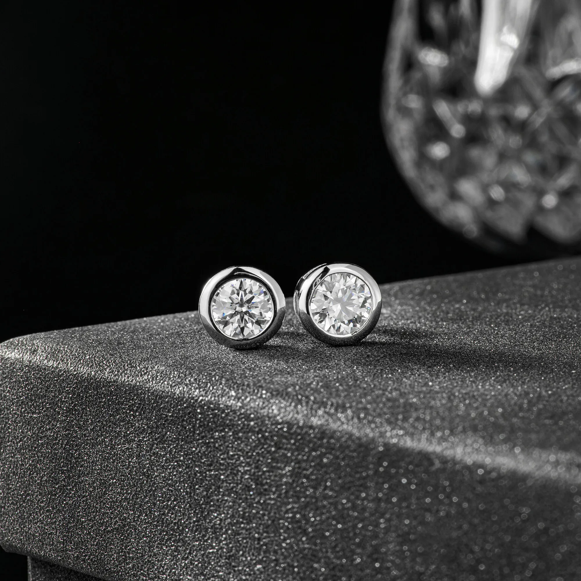 European And American Fashion Simple Wedding S925 Sterling Silver Hoop Earrings Sterling Silver Moissanite
European And American Fashion Simple Wedding S925 Sterling Silver Hoop Earrings Sterling Silver Moissanite