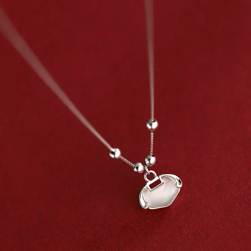 2021 Newest 925 Sterling Silver Necklace Chinese Lucky Lock Natural White Jade Pendant Necklace 
2021 Newest 925 Sterling Silver Necklace Chinese Lucky Lock Natural White Jade Pendant Necklace