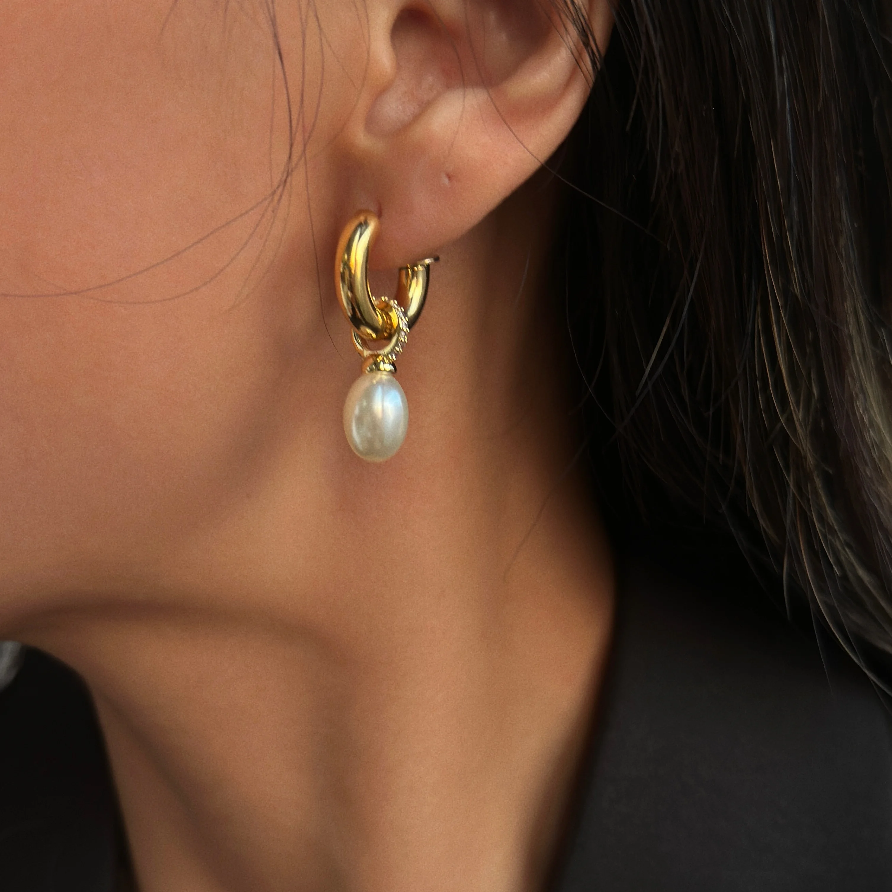 Dazan New 18k Gold Plated Unique Hypoallergenic Stainless Steel Vintage Bulb Natural Pearl Pendant Earrings For Banquet Women
Dazan New 18k Gold Plated Unique Hypoallergenic Stainless Steel Vintage Bulb Natural Pearl Pendant Earrings For Banquet Women