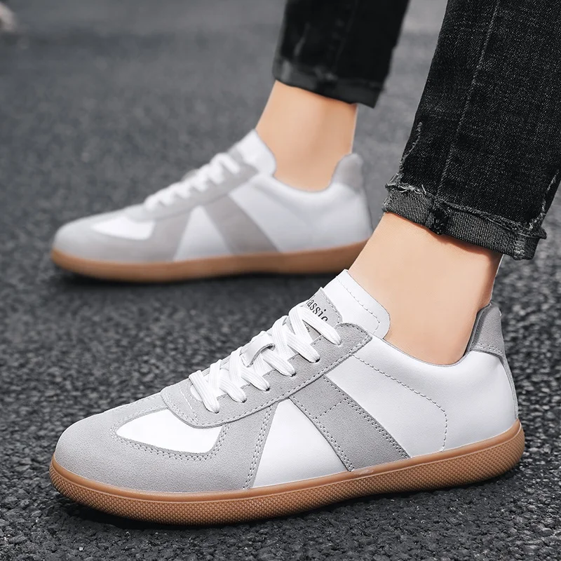 Two-layer Leather and Suede Casual Shoes Sneakers Comfortable Breathable Shock-absorbing Lightweight Men's Canvas Shoes
Two-layer Leather and Suede Casual Shoes Sneakers Comfortable Breathable Shock-absorbing Lightweight Men's Canvas Shoes
