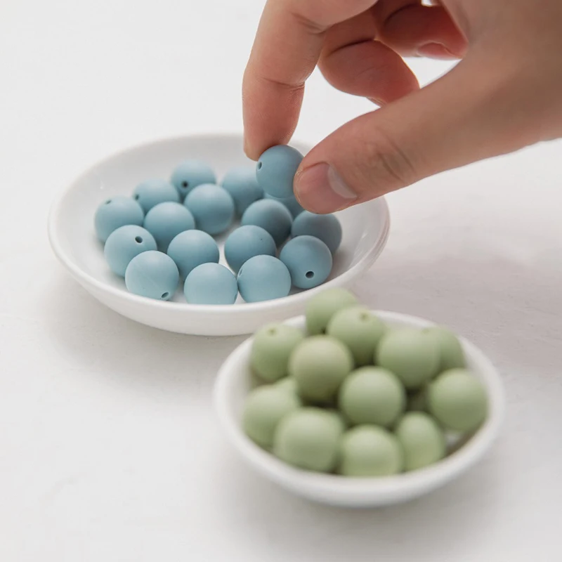 Food Grade 12mm 15mm 20mm New Color Silicone Round Beads Baby Soft Teething Silicone Loose Beads, 6 colors to choose
Food Grade 12mm 15mm 20mm New Color Silicone Round Beads Baby Soft Teething Silicone Loose Beads, 6 colors to choose