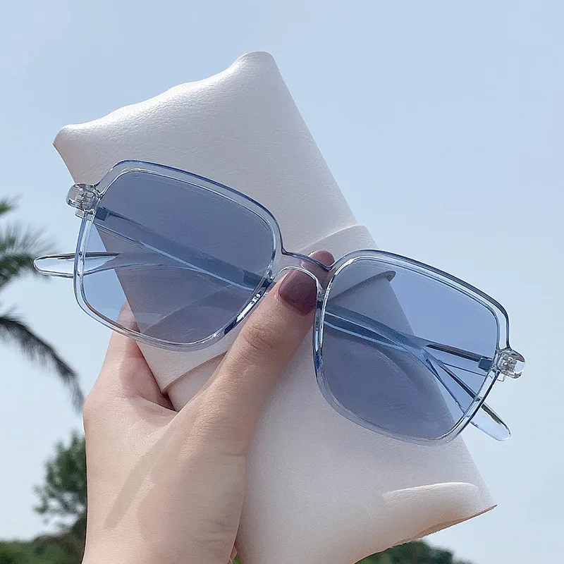New photocromic trend blue light blocking color changing glasses for men women retro anti blue light glasses
New photocromic trend blue light blocking color changing glasses for men women retro anti blue light glasses