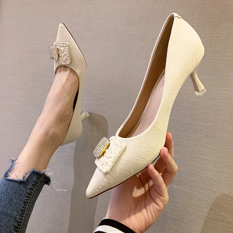 Wholesale fashion sexy pointed shallow rhinestone latest high heel pumps shoes for girl
Wholesale fashion sexy pointed shallow rhinestone latest high heel pumps shoes for girl