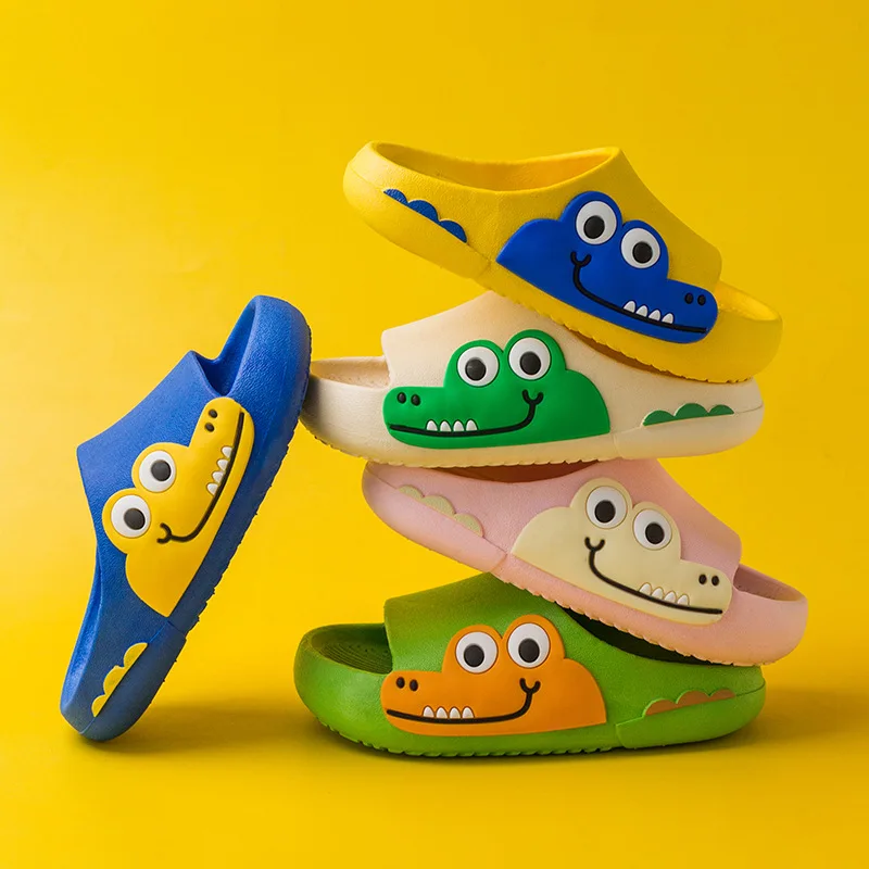 2022 Summer Wholesale Factory Price Cartoon Slippers Non-slip PVC Slippers Bathroom Children Boys Girls Sandals Slippers For Kid
2022 Summer Wholesale Factory Price Cartoon Slippers Non-slip PVC Slippers Bathroom Children Boys Girls Sandals Slippers For Kid