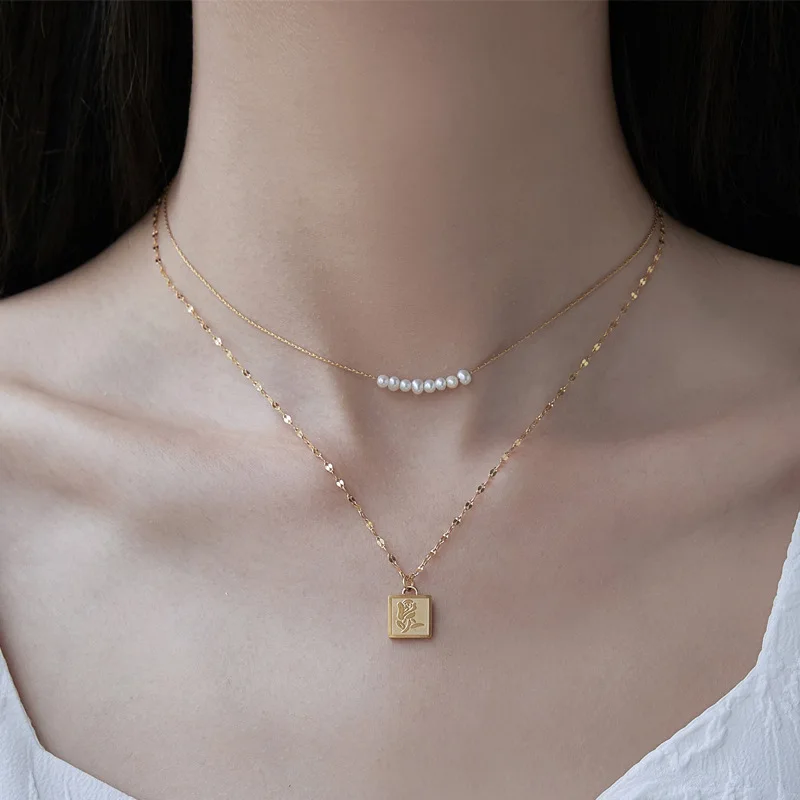 2021Gold Plated Freshwater Pearl Necklace Multi Layer Stainless Steel Smile Rose Flower Pendant Choker Necklace
2021Gold Plated Freshwater Pearl Necklace Multi Layer Stainless Steel Smile Rose Flower Pendant Choker Necklace
