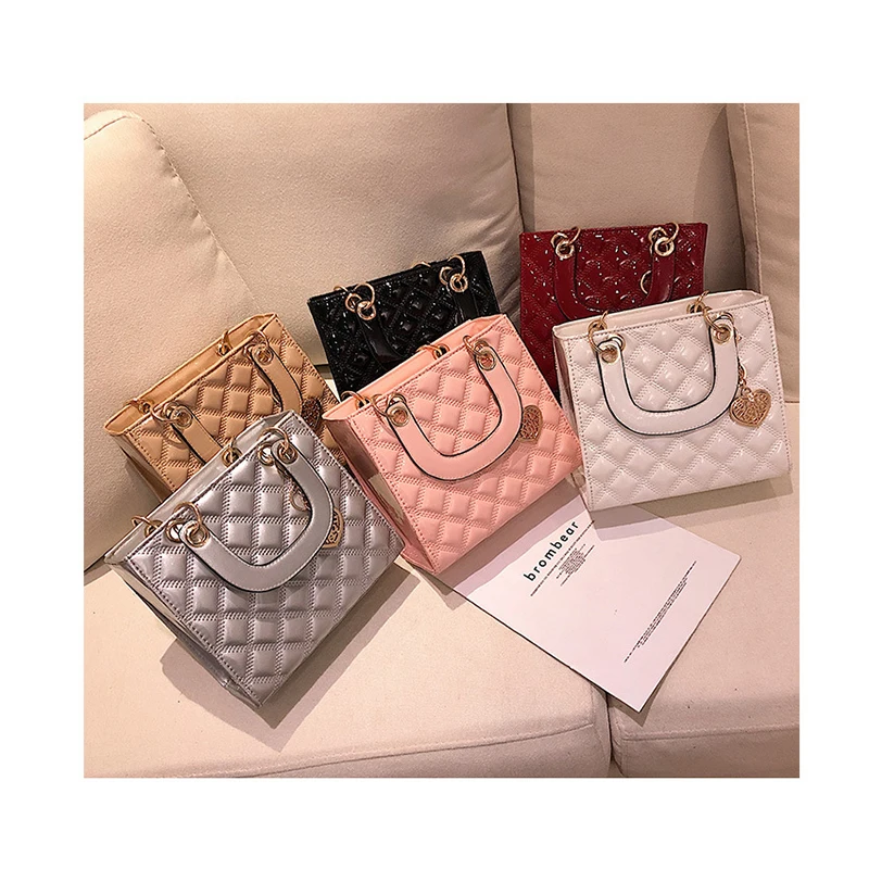 Hot Sales Large Handbags for Women 2021 Women Plaid Hand Bags Luxury Handbags for Women Designer Purses and Handbags Ladies
Hot Sales Large Handbags for Women 2021 Women Plaid Hand Bags Luxury Handbags for Women Designer Purses and Handbags Ladies