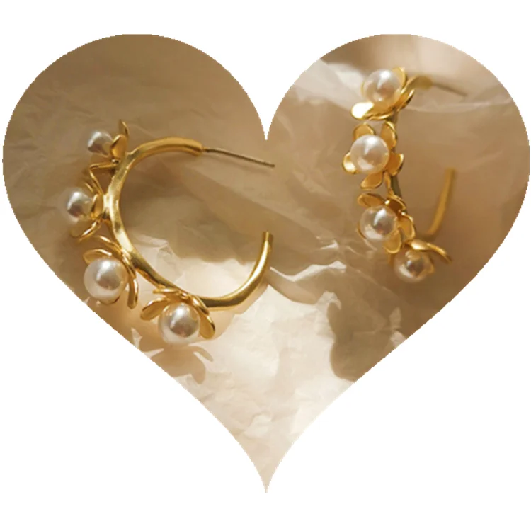 2021 new Korean version of pearl flower earrings female personality fashion high end sense of 14k matte gold ornament earrings, Same as picture
2021 new Korean version of pearl flower earrings female personality fashion high end sense of 14k matte gold ornament earrings, Same as picture