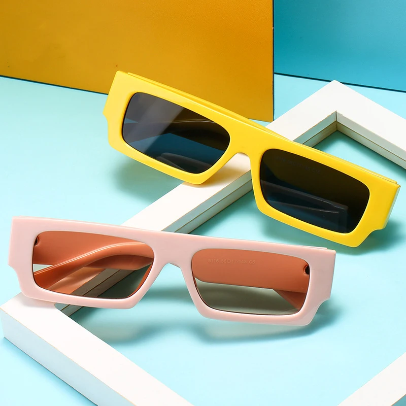 BK9116 Fashion Vintage 2021 Flat Top Rectangle Sunglasses
BK9116 Fashion Vintage 2021 Flat Top Rectangle Sunglasses