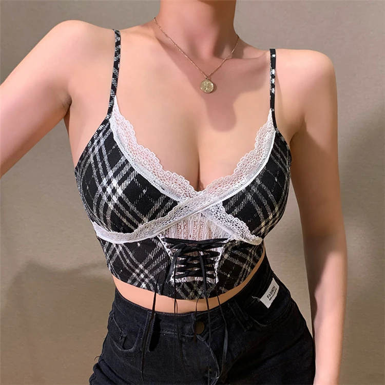 DUODUOCOLOR New sexy backless gilding printing lace stitching vest v neck crop top women 2021 new clothing D97878
DUODUOCOLOR New sexy backless gilding printing lace stitching vest v neck crop top women 2021 new clothing D97878