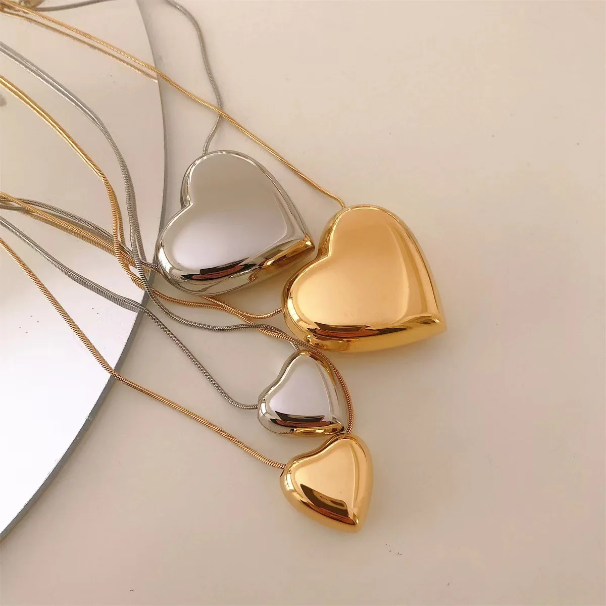 Heart Shape Stainless Steel 18k Gold Plated Pendant Necklace Jewelry, Picture color
Heart Shape Stainless Steel 18k Gold Plated Pendant Necklace Jewelry, Picture color