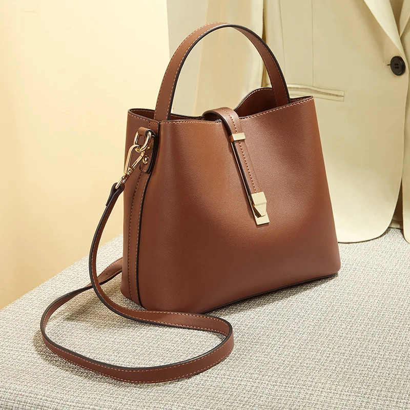 Large capacity classic lady hand bag bucket bags women handbag luxury big handbags for women designers 2021
Large capacity classic lady hand bag bucket bags women handbag luxury big handbags for women designers 2021