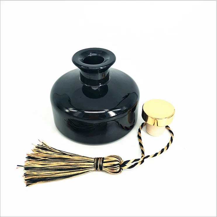 Custom Made High End Vintage Decorative Aroma Diffuser Bottle Reed Diffuser Glass Bottle
Custom Made High End Vintage Decorative Aroma Diffuser Bottle Reed Diffuser Glass Bottle